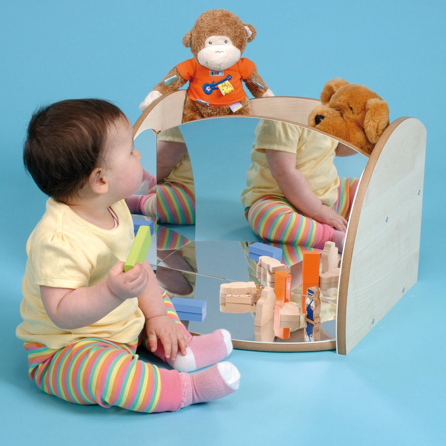 Mini Shelf With Mirrors & Clear Trays (Maple) - The Ministry of Outdoor Education