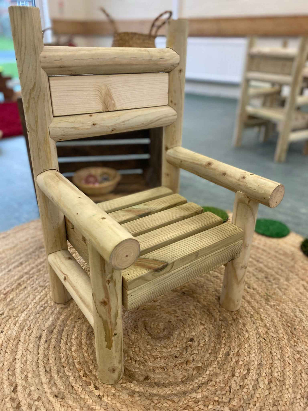 Indoor Table and Chair Set (4 Chairs with arms)