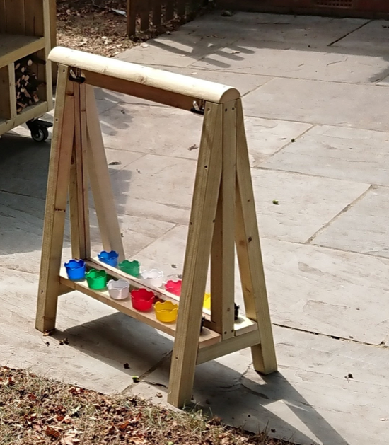 Easel (Low Height)