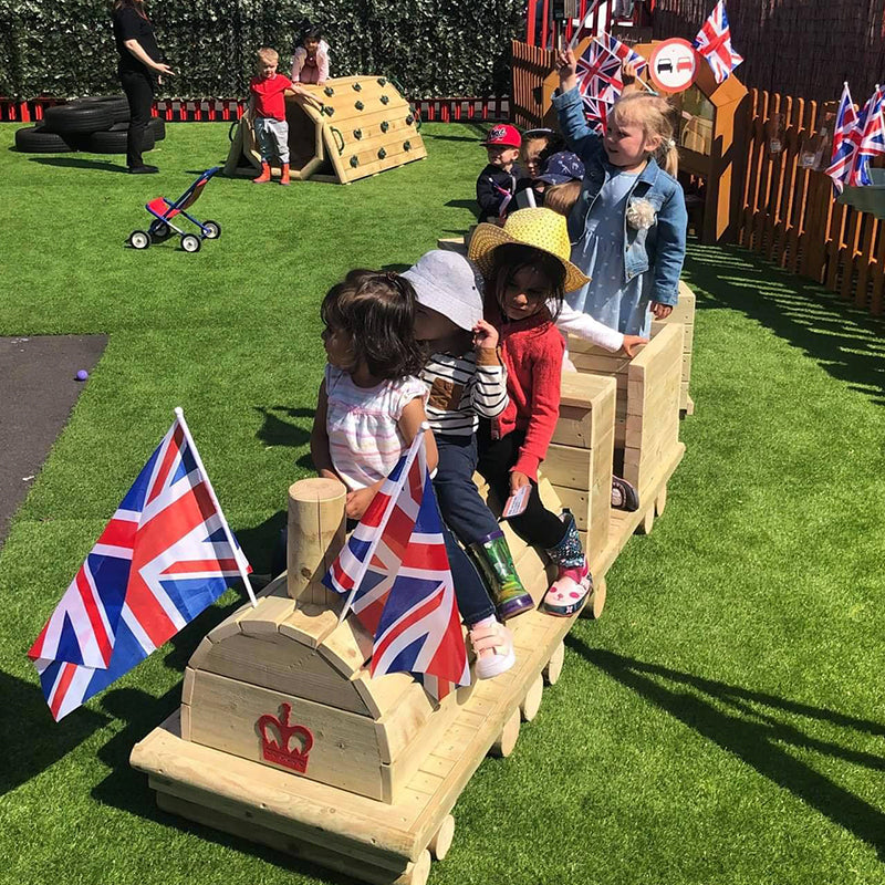 Garden Train - Locomotive Engine - The Ministry of Outdoor Education